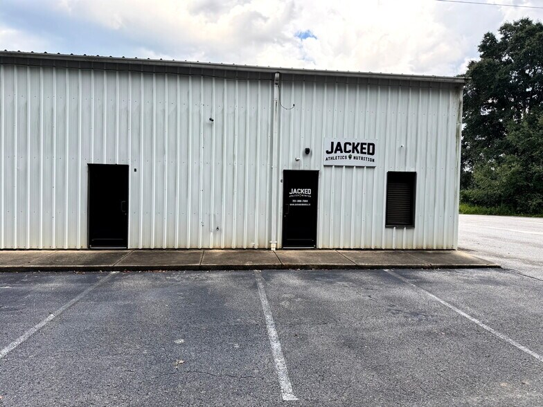 More Photos Of 6901 Moffett Rd, Mobile Showroom For Lease