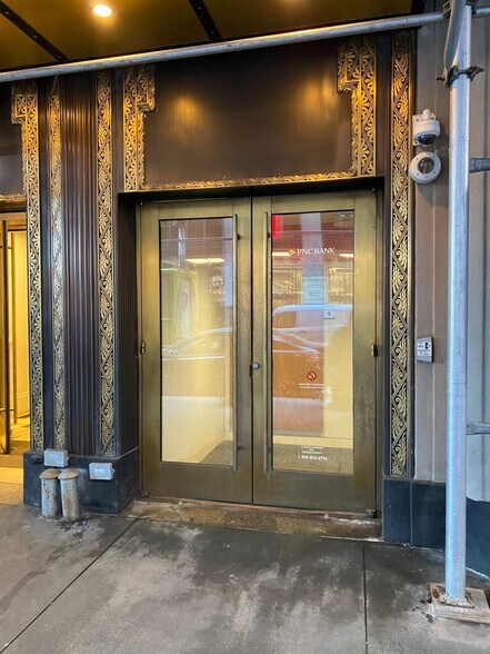 More Photos Of 101 Wall St, New York Apartments For Lease