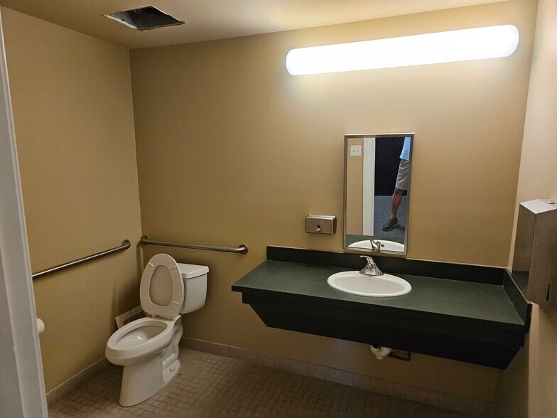 More Photos Of 16901 panama city beach Pky, Panama City Beach Medical For Sale