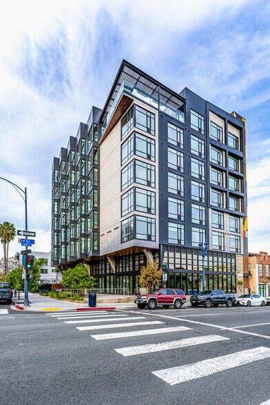 More Photos Of 805 13th St, San Diego Apartments For Lease