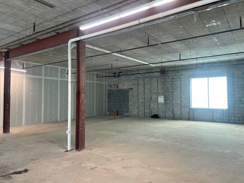 More Photos Of 9200 Old Annapolis Rd, Columbia Storefront Retail Office For Lease