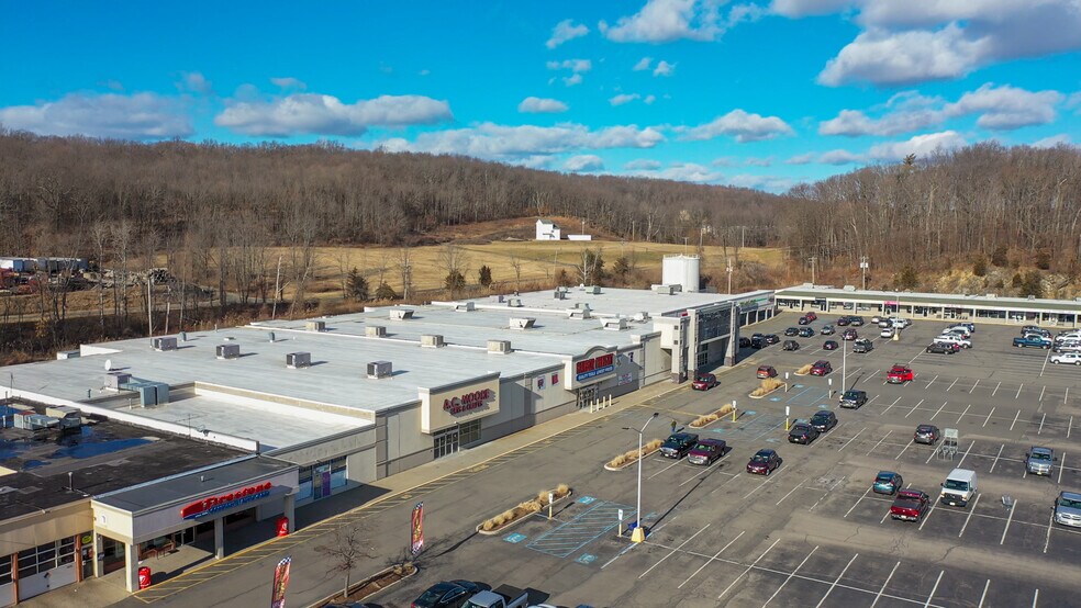 More Photos Of 17-27 Hampton House Rd, Newton Unknown For Lease