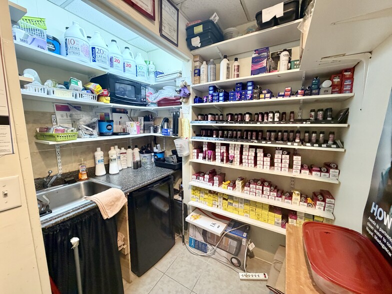 More Photos Of 522 Bloomfield Ave, Verona Storefront Retail Residential For Sale