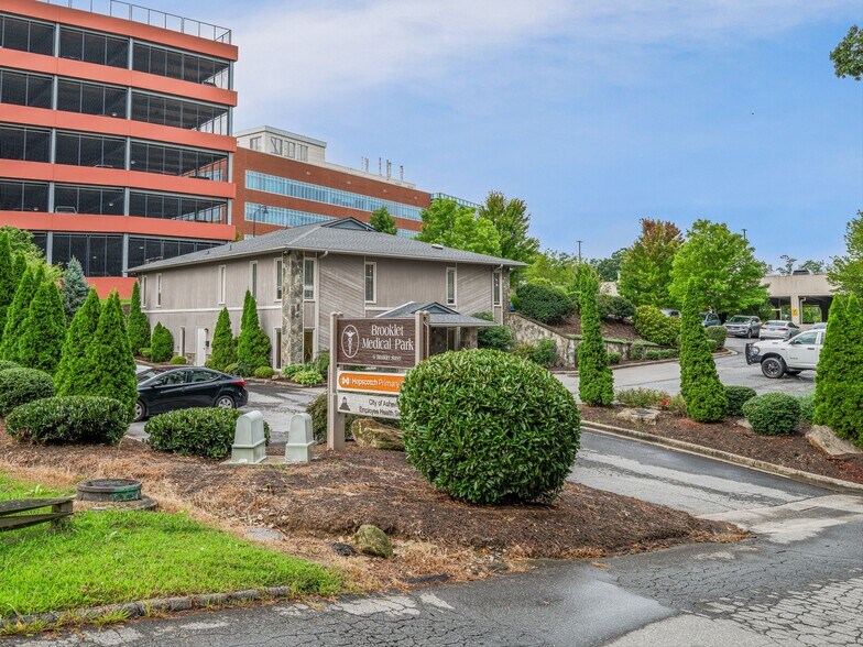 More Photos Of 6 Brooklet St, Asheville Medical For Lease
