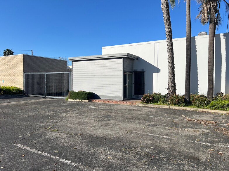 Primary Photo Of 1625 Placentia Ave, Costa Mesa Manufacturing For Lease