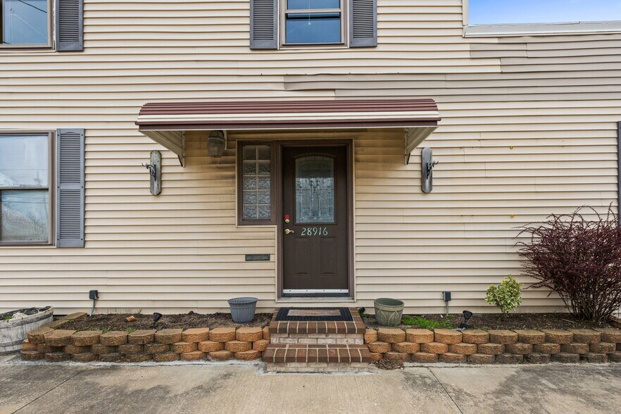 More Photos Of 28916 Euclid Ave, Wickliffe Office For Sale