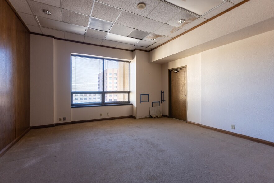 More Photos Of 301 Cypress St, Abilene Office For Sale