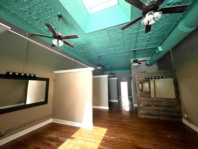 More Photos Of 318 N Chadbourne St, San Angelo Storefront For Sale