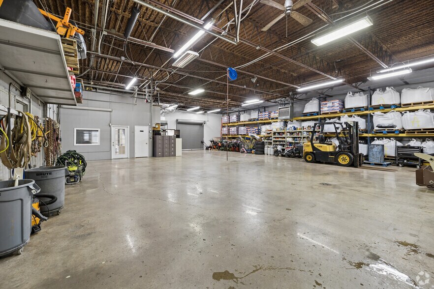 More Photos Of 7682 E 46th Pl, Tulsa Auto Dealership For Lease