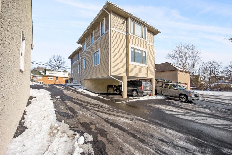 More Photos Of 538 Street Rd, Southampton Office For Lease