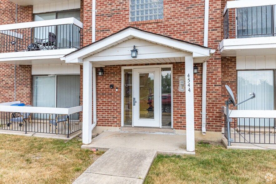More Photos Of 4544 Heartland Dr, Richton Park Apartments For Sale