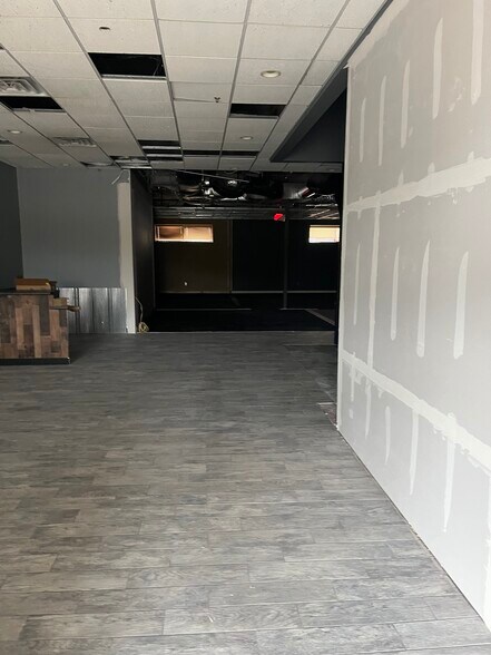 More Photos Of 6220 Nesbitt Rd, Fitchburg Storefront For Lease