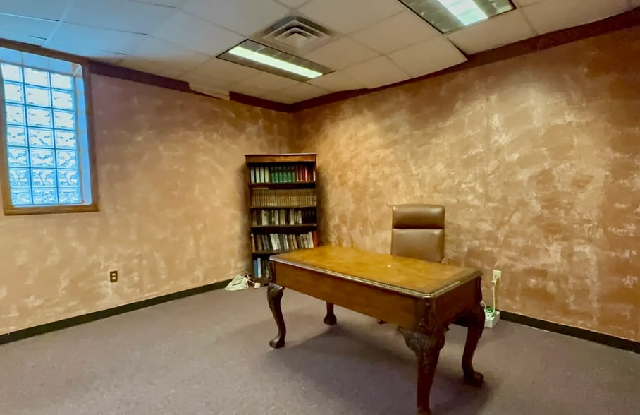 More Photos Of 1819 W Willow St, Lansing Religious Facility For Sale