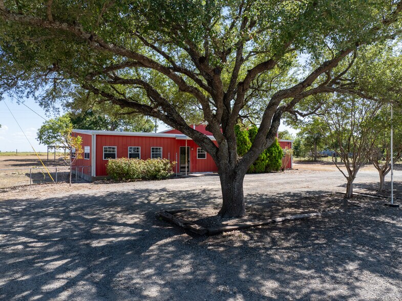 More Photos Of 400 Windy Hill School Rd, Georgetown Flex For Sale