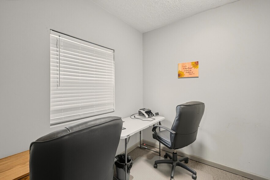 More Photos Of 1400 Paradise View St, Mansfield Office For Sale