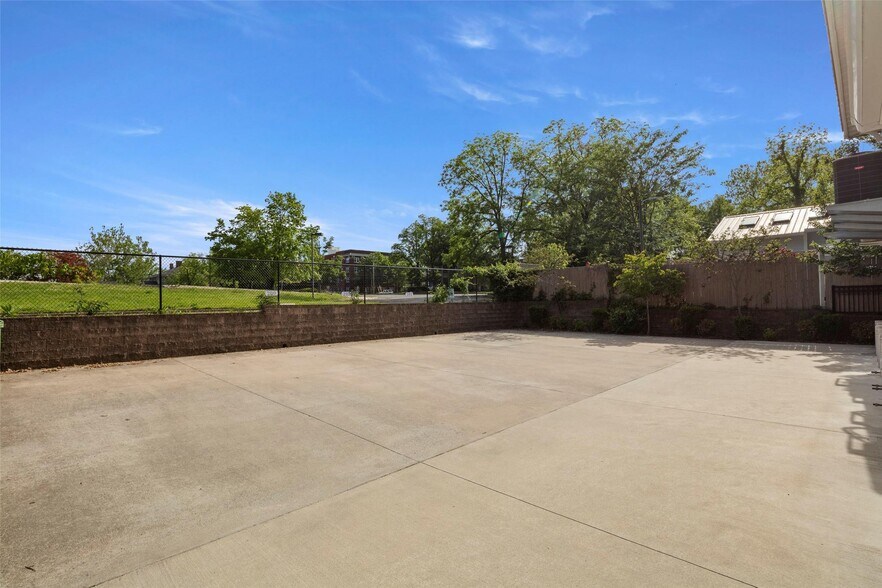 More Photos Of 135 Broad St, Asheville Office For Sale