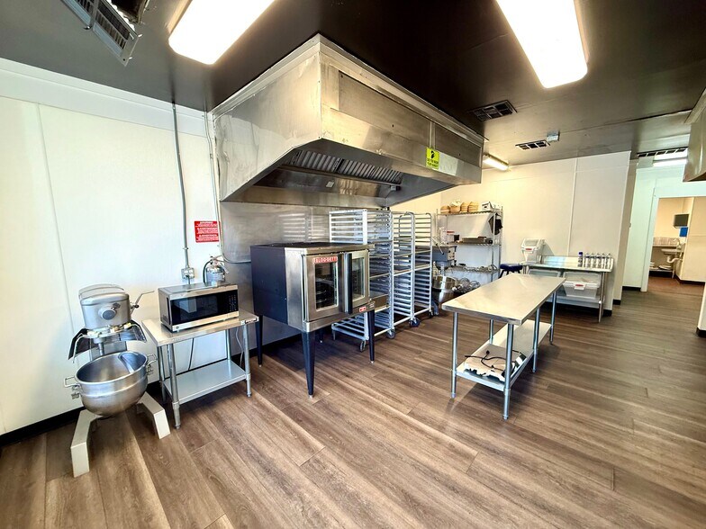 More Photos Of 105 S Water St, Nixa Restaurant For Sale