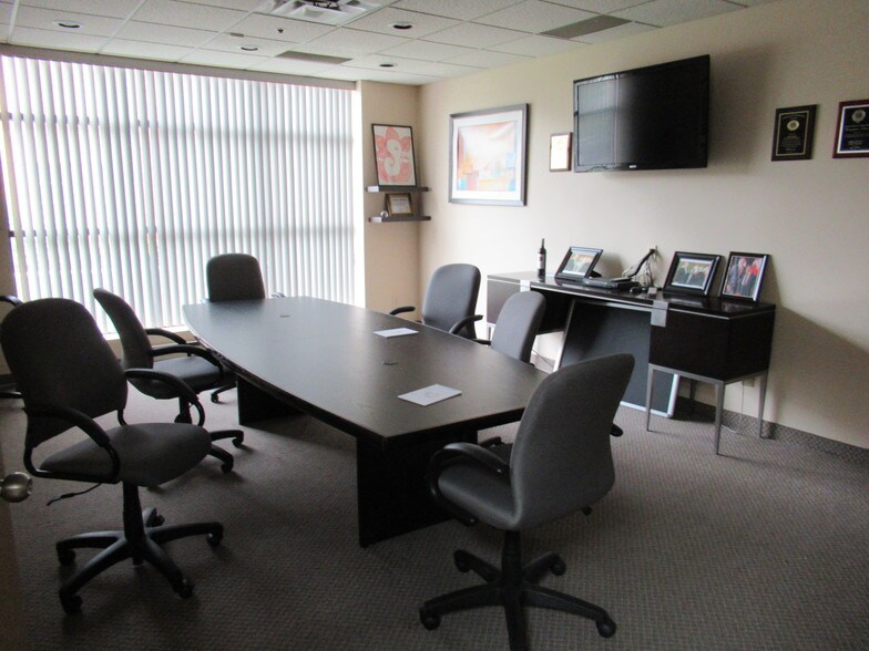 More Photos Of 6135 Danville Rd, Mississauga Warehouse For Sale