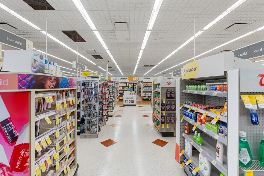 More Photos Of 730 S Lewis St, Metter Drugstore For Sale