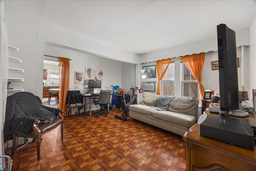 More Photos Of 49 LAKE St, West Harrison Restaurant For Sale