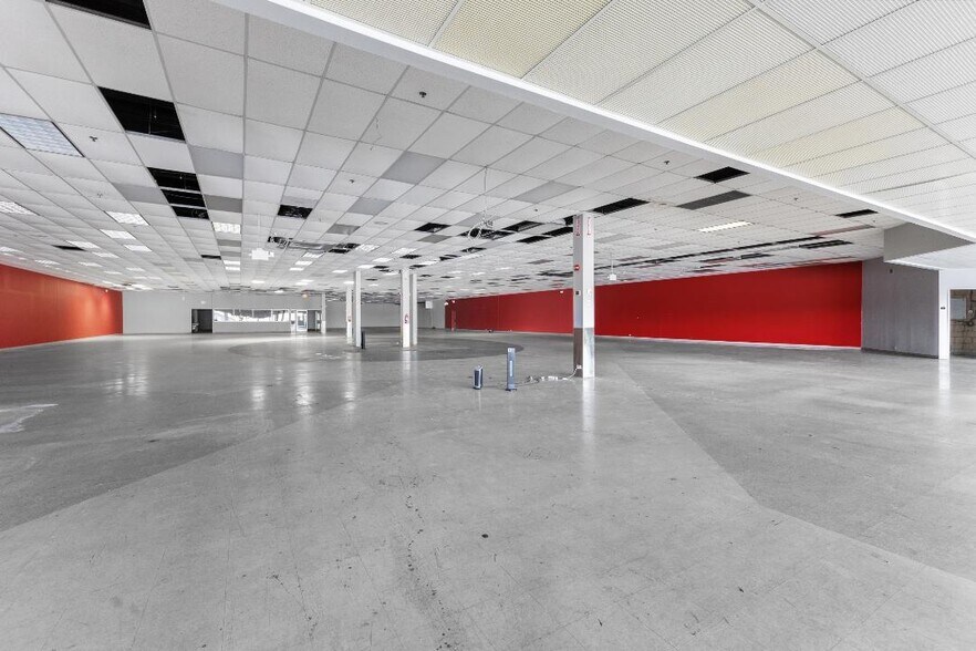 More Photos Of 22263-22323 Eureka, Taylor Unknown For Lease