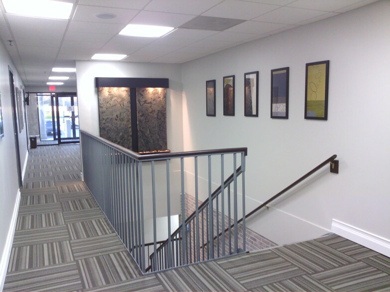 More Photos Of 640 E St. Charles Rd, Carol Stream Medical For Lease