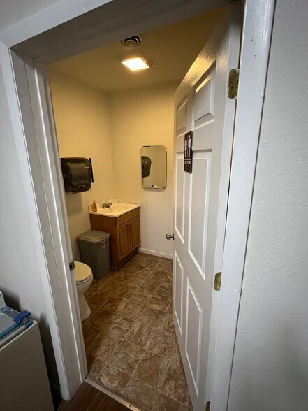 More Photos Of 1212-1220 Madison Ave, Toledo Storefront Retail Office For Lease