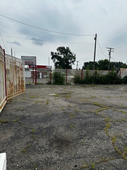 More Photos Of 14150 E 8 Mile Rd, Detroit Auto Repair For Sale