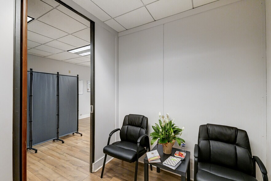 More Photos Of 9635 Southern Pine Blvd, Charlotte Coworking Space