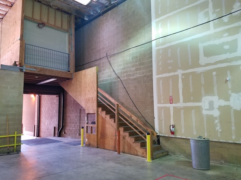 More Photos Of 7648 Lemon Ave, Lemon Grove Manufacturing For Lease