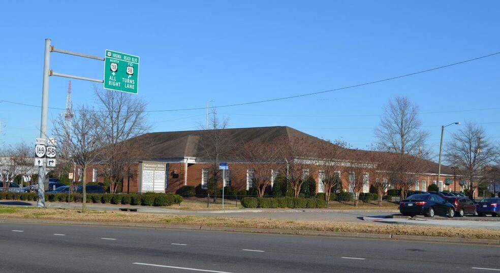 More Photos Of 850 Tidewater Dr, Norfolk Flex For Lease