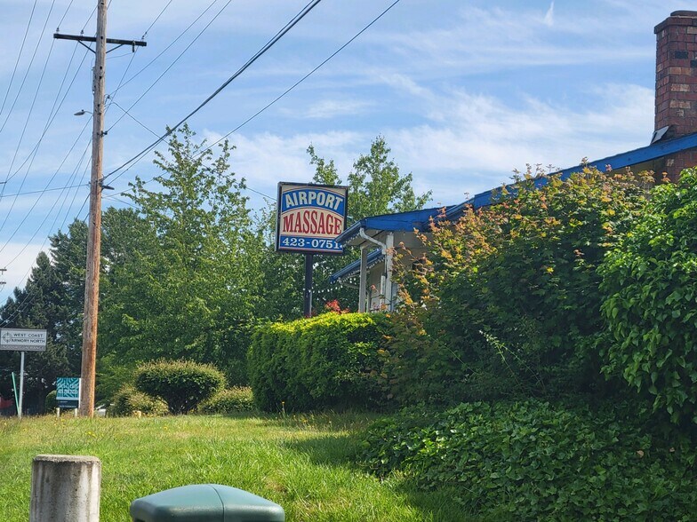 More Photos Of 11608 Airport Rd, Everett Office For Sale