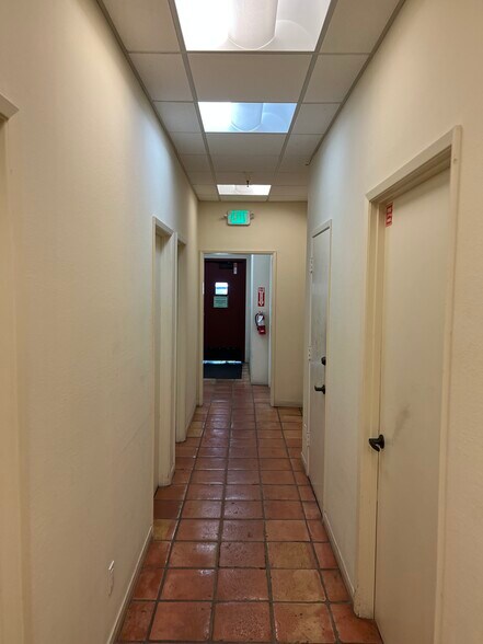 More Photos Of 26385 Carmel Rancho Blvd, Carmel Office For Lease