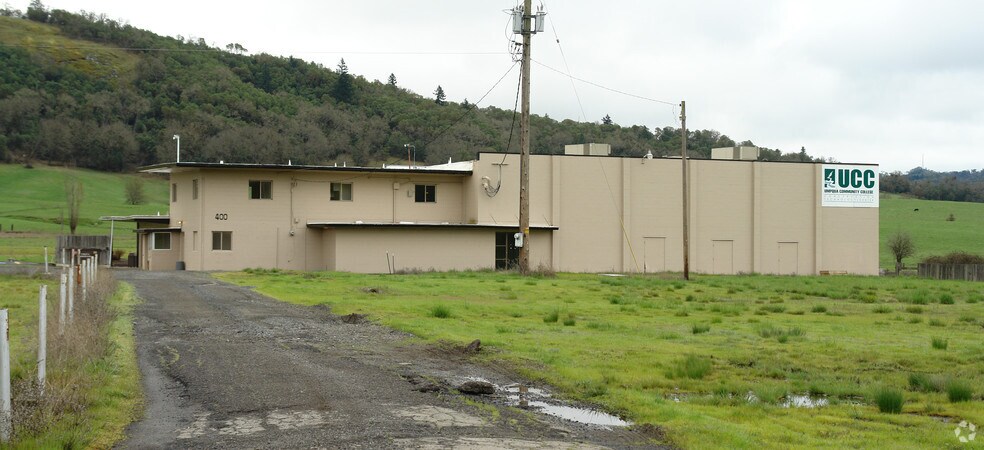 More Photos Of 400 Grant Smith Rd, Roseburg Specialty For Lease