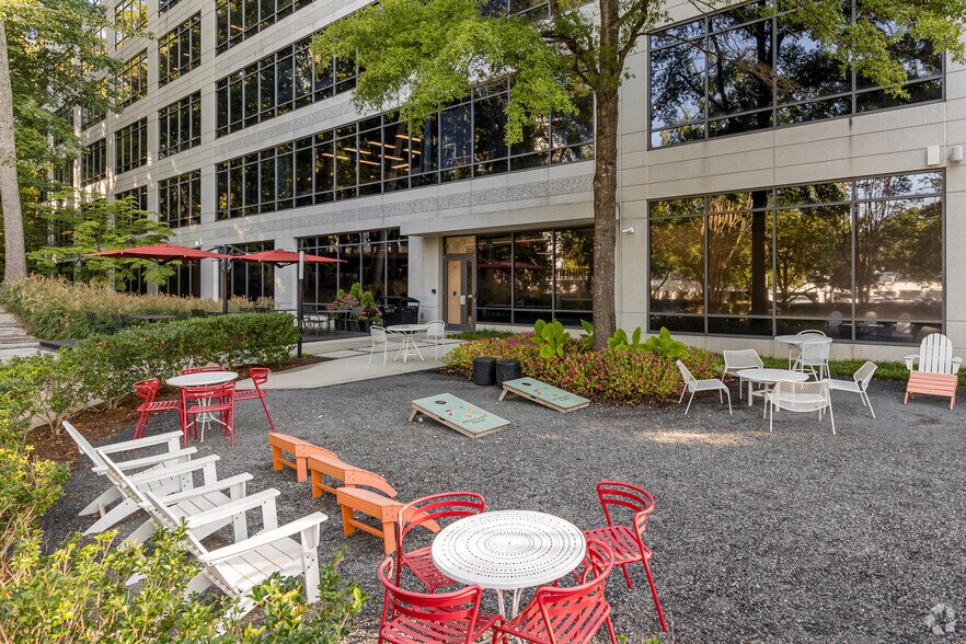 More Photos Of 3100 Interstate N Cir, Atlanta Office For Lease