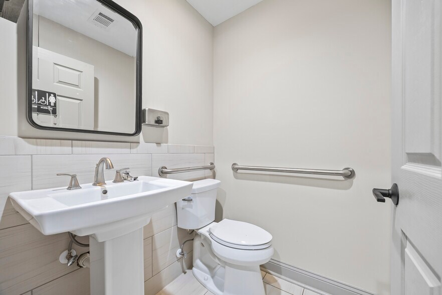 More Photos Of 1551 Jennings Mill Rd, Watkinsville Medical For Lease