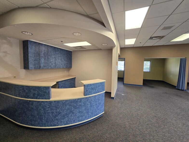 More Photos Of 7640 Sylvania Ave, Sylvania Medical For Lease