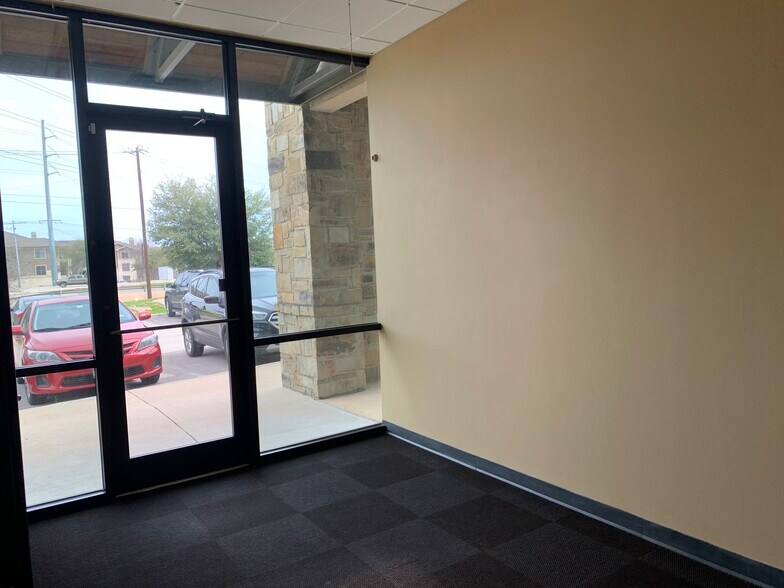 More Photos Of 9231 W Parmer Ln, Austin Storefront Retail Office For Lease
