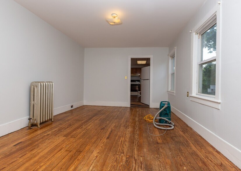 More Photos Of 371 Pittstown Rd, Pittstown Storefront Retail Residential For Sale
