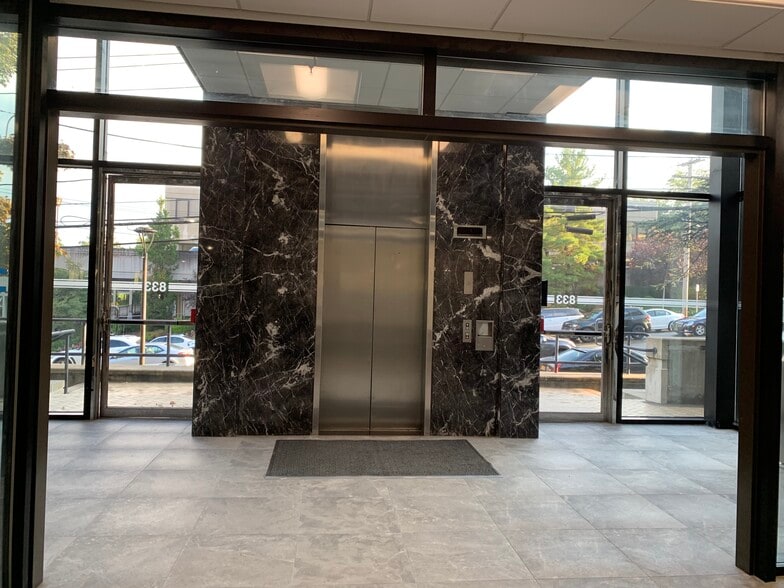 More Photos Of 833 Northern Blvd, Great Neck Medical For Lease