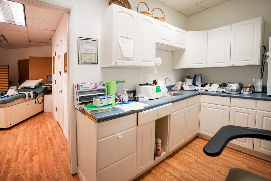 More Photos Of 1010 Kennedy Dr, Key West Medical For Sale