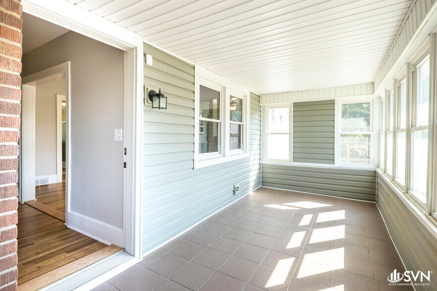 More Photos Of 2761 Lexington Rd, Richmond Office For Lease