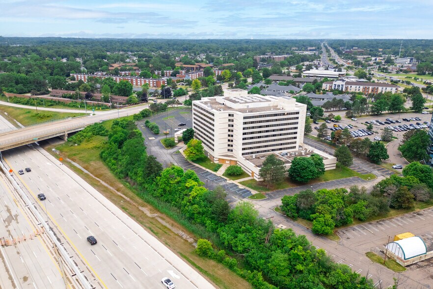 More Photos Of 28100 Franklin Rd, Southfield Hotel For Sale