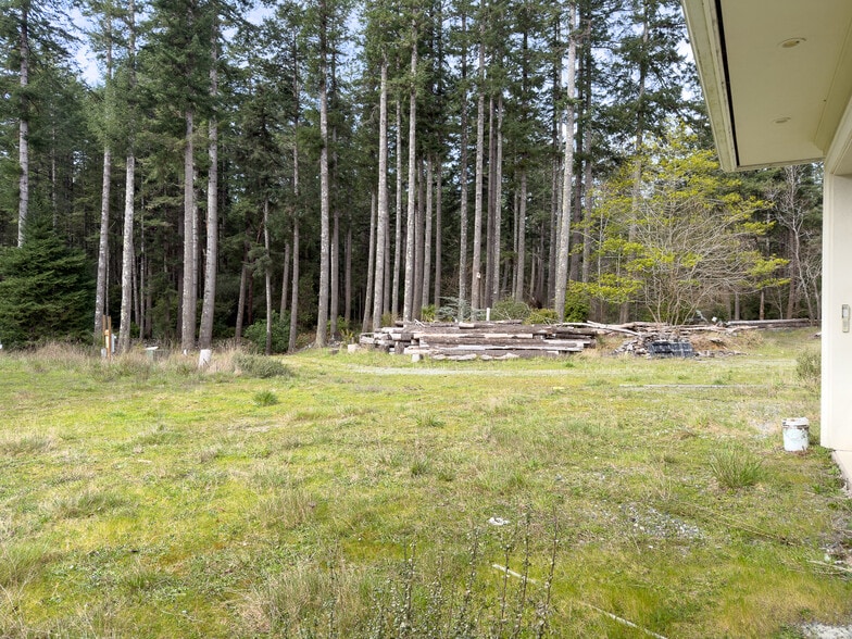 More Photos Of 46914 US-101, Bandon General Retail For Sale