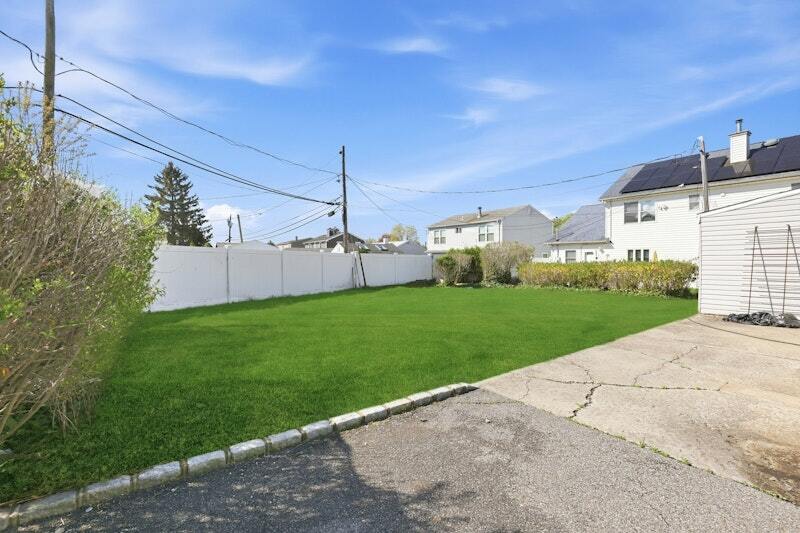More Photos Of 4169 Iris Pl, Bethpage Medical For Sale