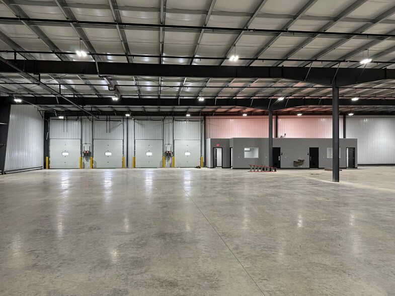 More Photos Of 990 Haines Blvd, Sturgis Distribution For Lease