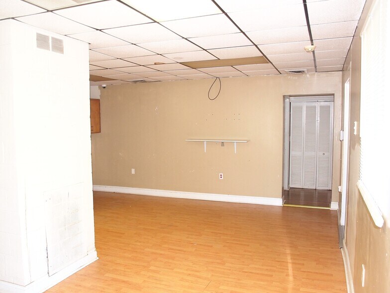 More Photos Of 1521 Sulphur Springs Rd, Waynesville Office For Sale