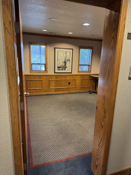 More Photos Of 151 Stewart Rd SW, Sumner Office For Lease