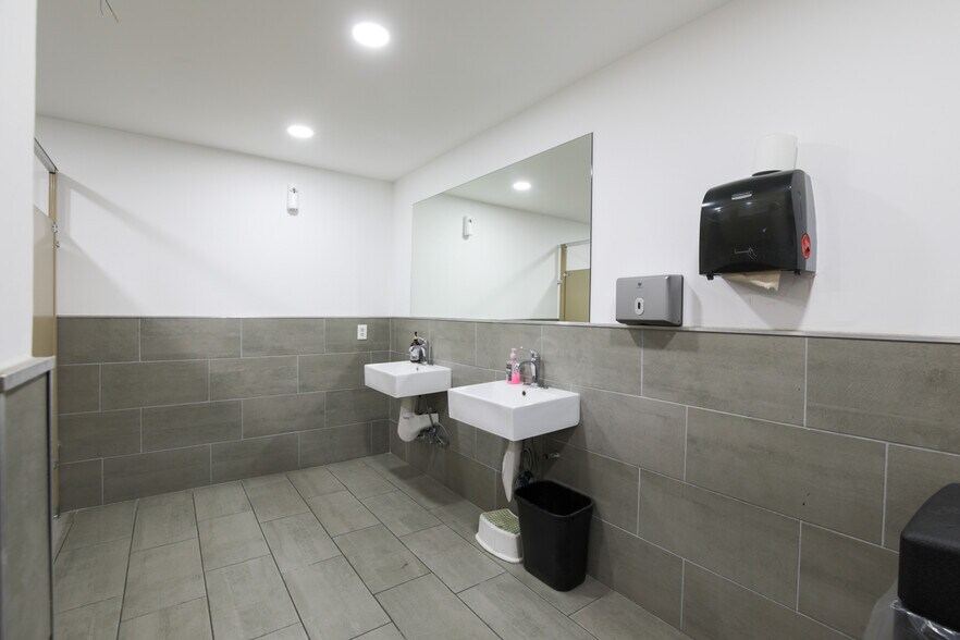 More Photos Of 8311 Westminster Blvd, Westminster Medical For Sale
