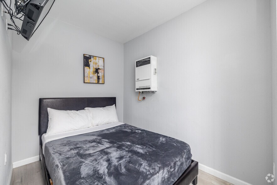 More Photos Of 1864 Cordova St, Los Angeles Apartments For Sale